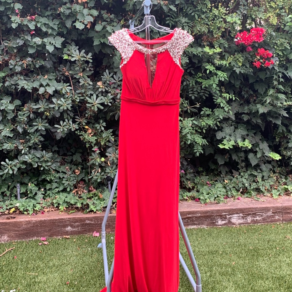 Red, Floor-length, Evening Gown, Size 6